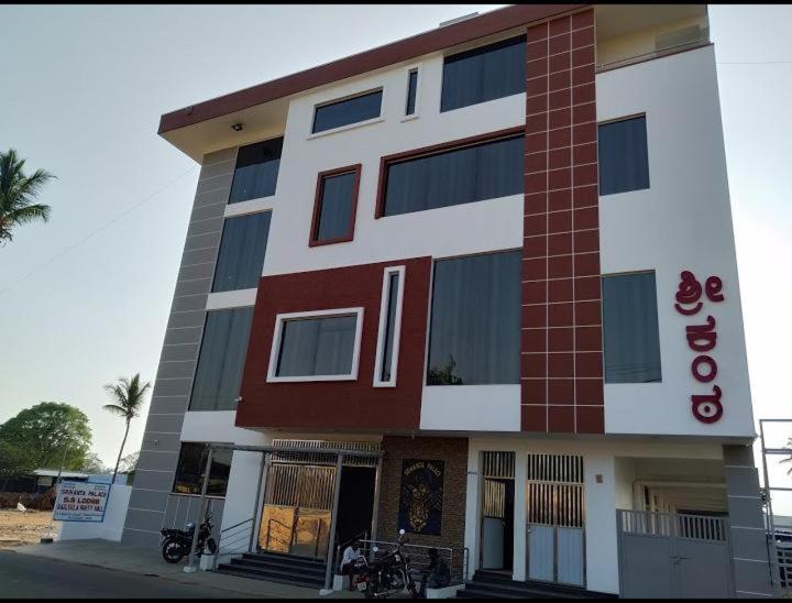 Ss Lodge Devanahalli Eksteriør billede